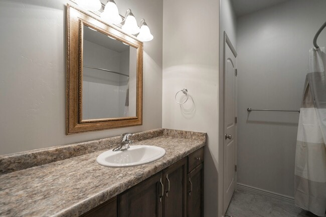 Building Photo - 4 bedroom 2 Bath Home in Desert Edge Cove - RV parking!