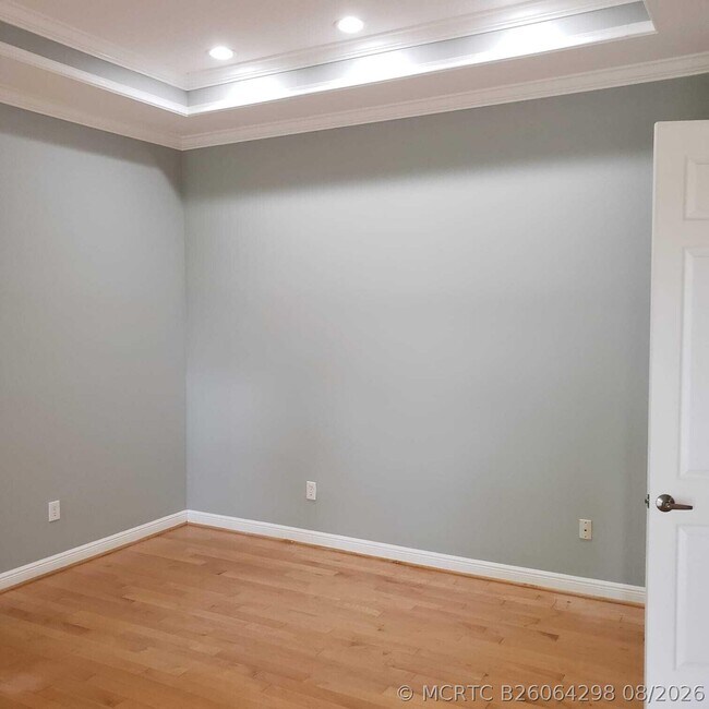 Building Photo - 833 SW 167th Ave