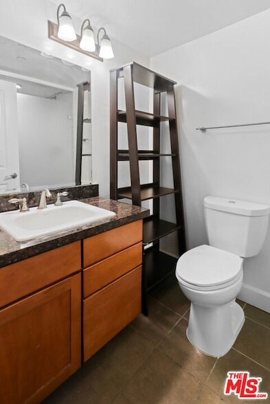 Building Photo - 10982 Roebling Ave