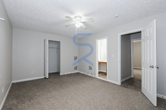 Building Photo - Move in before October 31st and choose you...