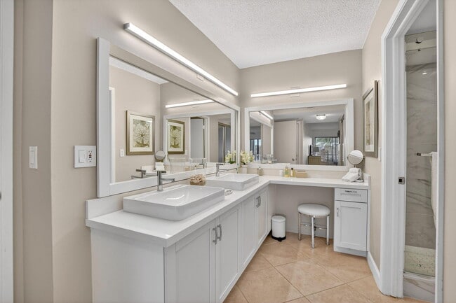 Building Photo - 5851 Camino Del Sol