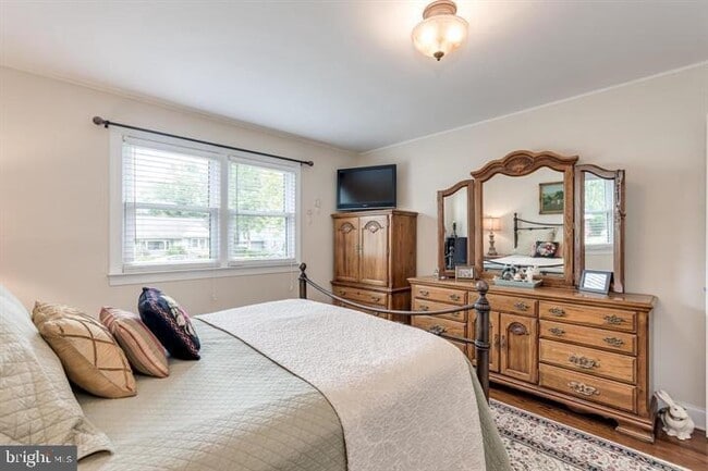 Building Photo - 523 Wayne Ave