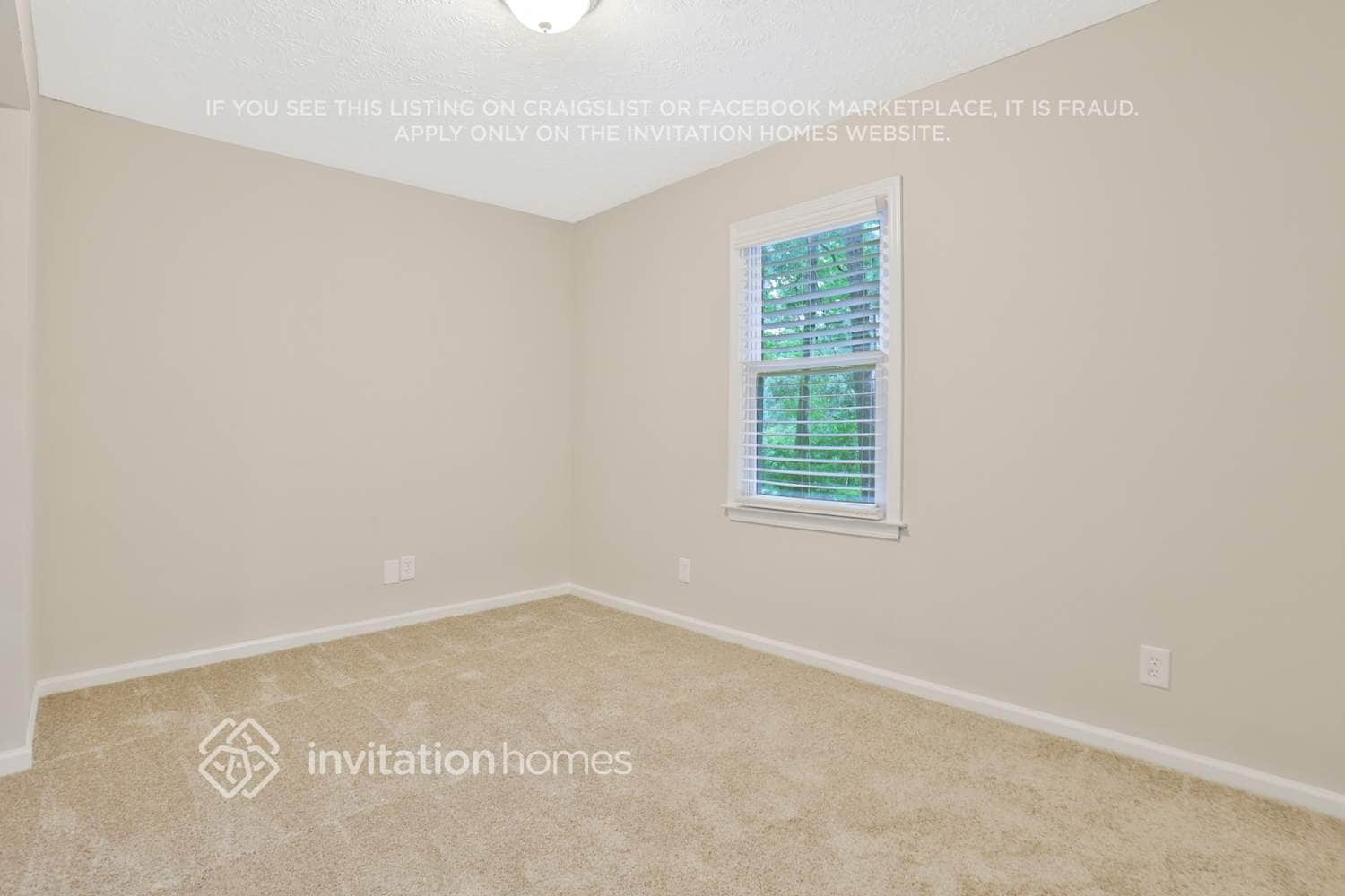 Building Photo - 349 Charmers Way SW