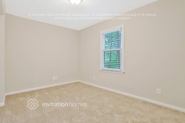 Building Photo - 349 Charmers Way SW