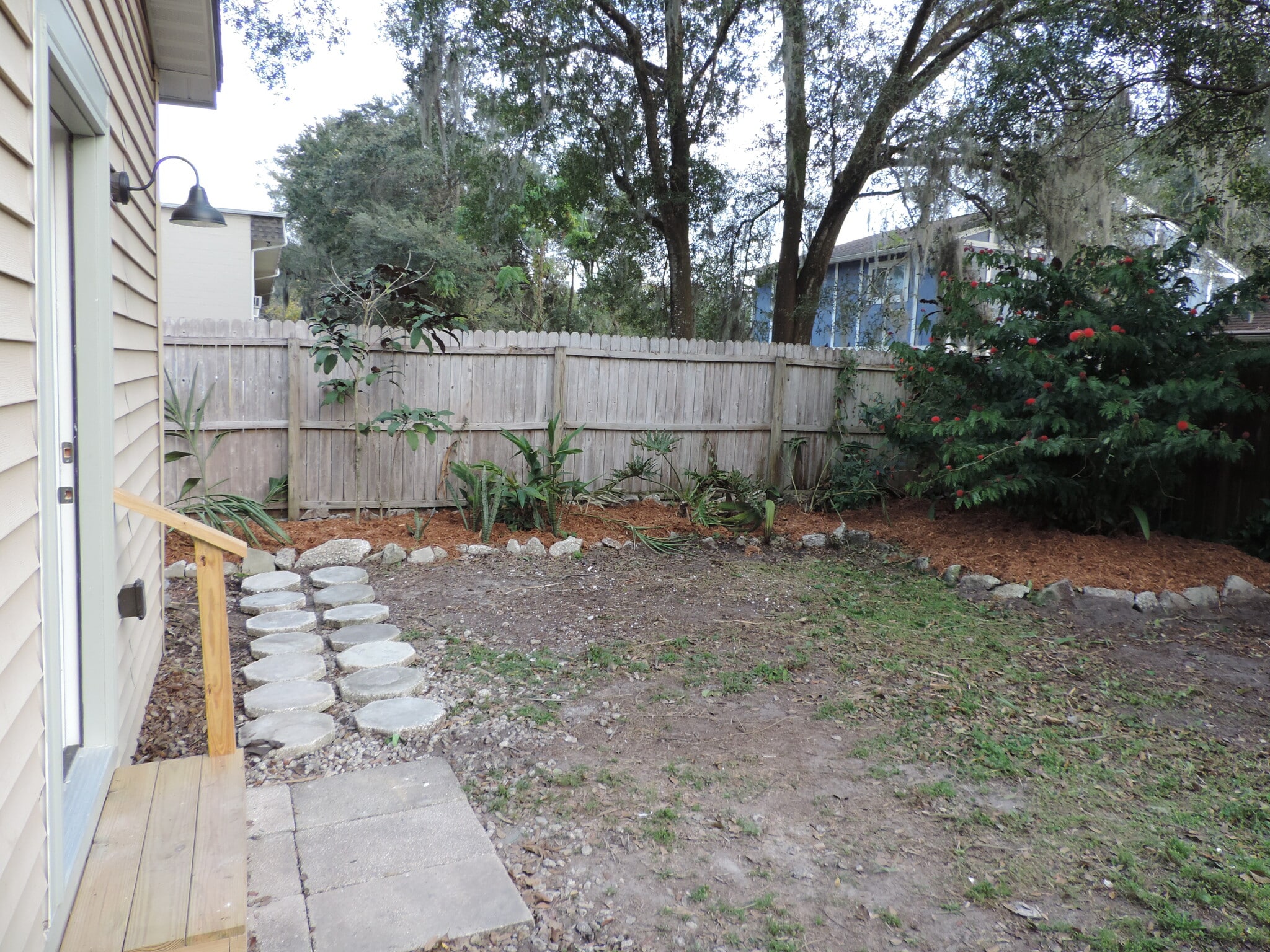 Building Photo - 2704 E Washington St