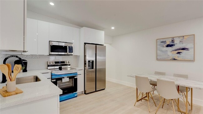 Building Photo - 2736 NW 21st Ave