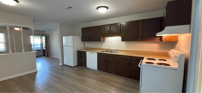 Building Photo - 1309 Ireland Dr