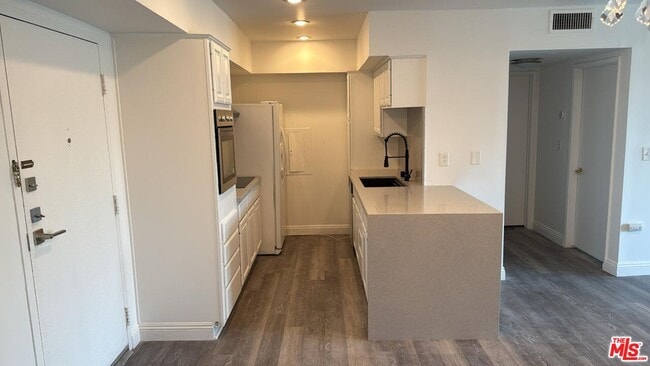 Building Photo - 1351 N Crescent Heights Blvd