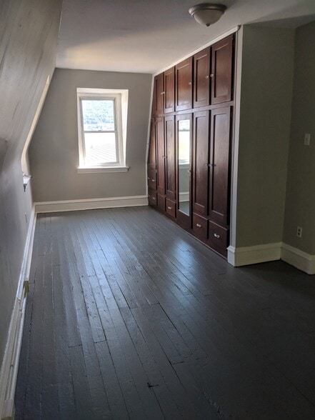 Masterbedroom retreat area - 935 N 5th St