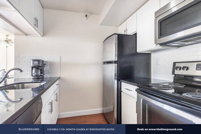 Building Photo - SoMa Square, 1 Saint Francis Pl