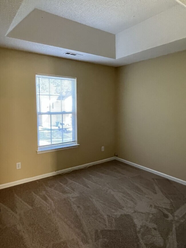 Building Photo - Refreshed 3 Bedroom House in NW Charlotte