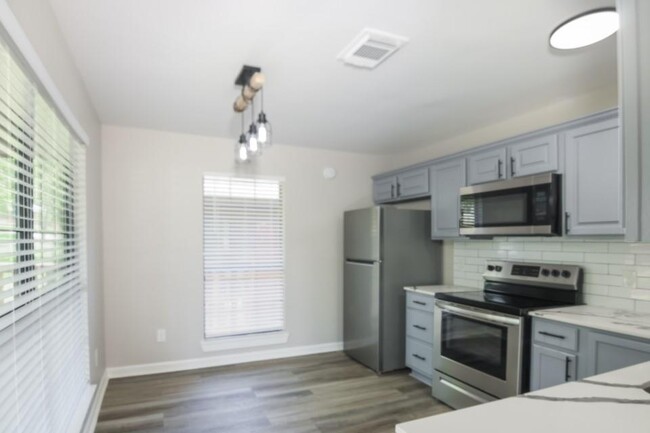 Building Photo - 42 Hunters Creek Dr