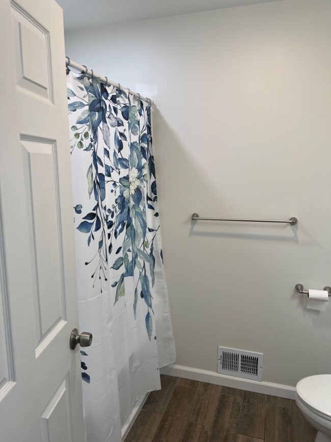 Building Photo - 72 Boyd St