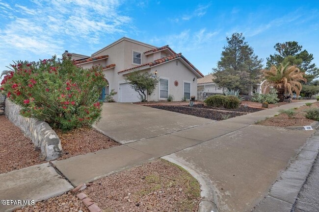 Building Photo - 1121 Regal Ridge Dr