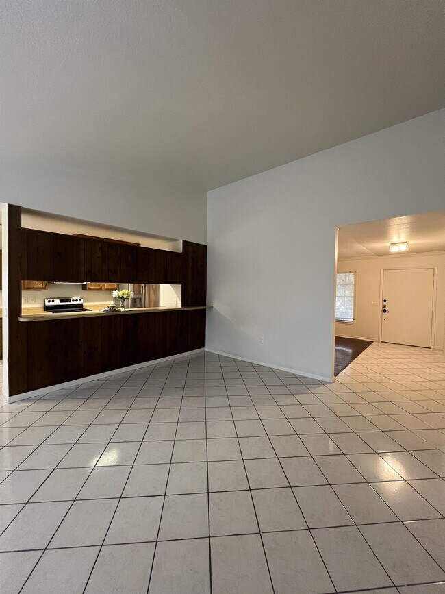 Building Photo - 9123 Alpine Trail St
