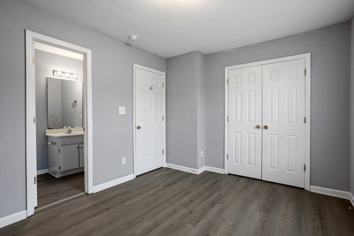 Building Photo - 17 Cheltenham Dr