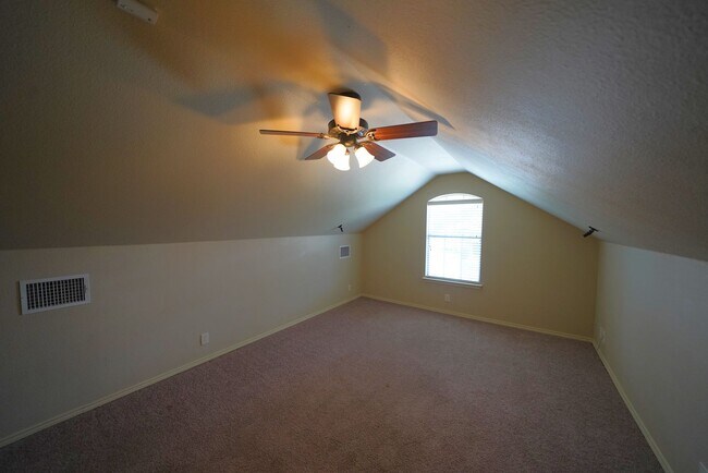 Building Photo - Move-In Ready Property Now Available in Selma, TX! - Realtor Commission: $600