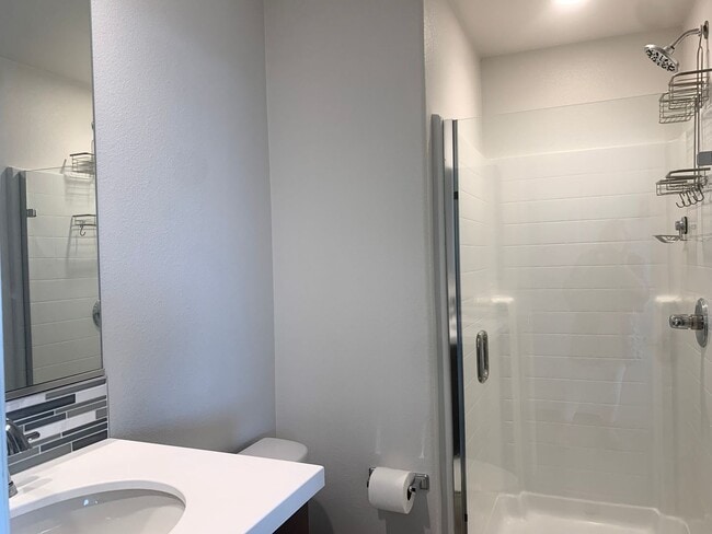 Building Photo - Welcome home to this stunning, recently constructed 4 bedrooms, 3-bath house in the desirable Wes...