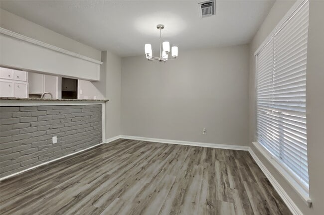 Building Photo - 11835 Hillbrook Dr