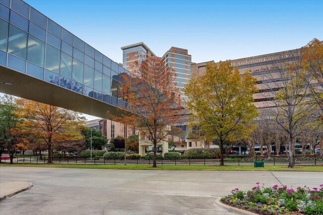 Building Photo - 1711 Old Spanish Trl