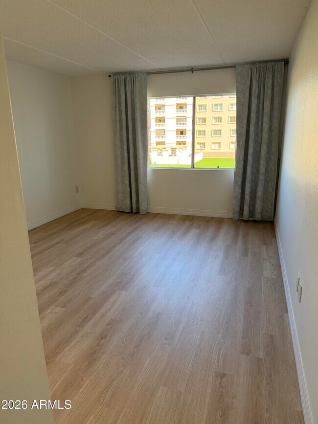 Building Photo - 7950 E Camelback Rd