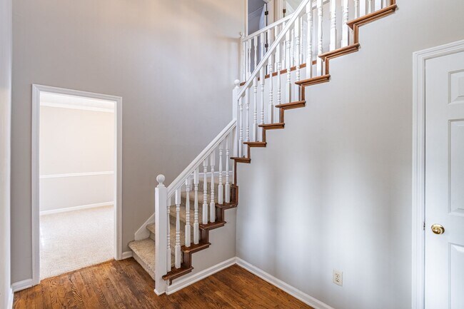 Building Photo - Welcome to this stunning 4-bedroom, 3-bathroom home located in the vibrant neighborhood of Kriste...