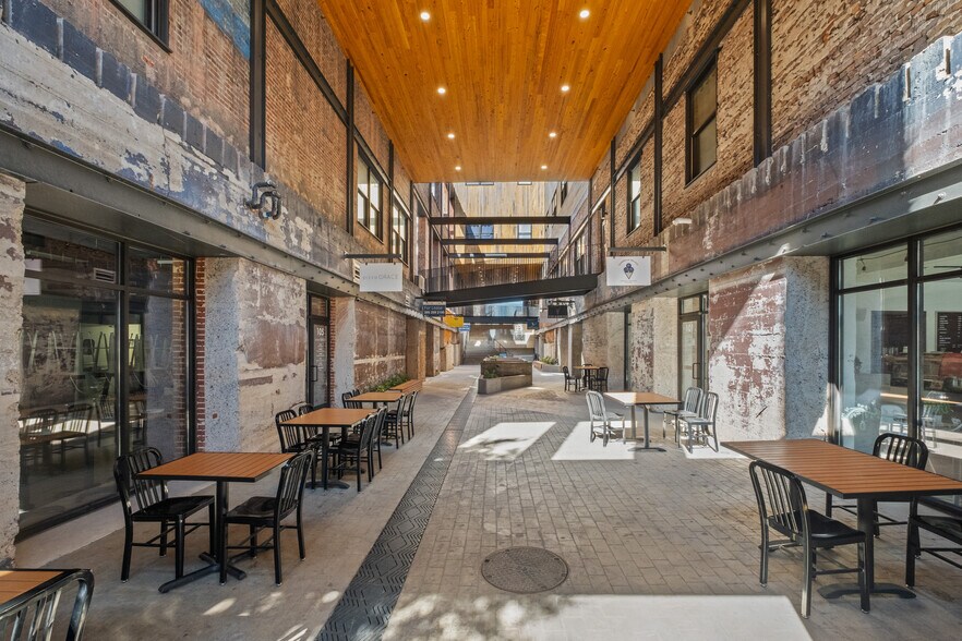 Building Photo - 2212 Morris Ave