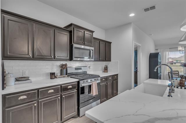 Building Photo - 16616 Portage St