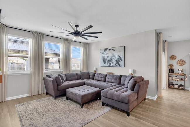 Building Photo - 1049 Burled Oak Rdg Lp SE