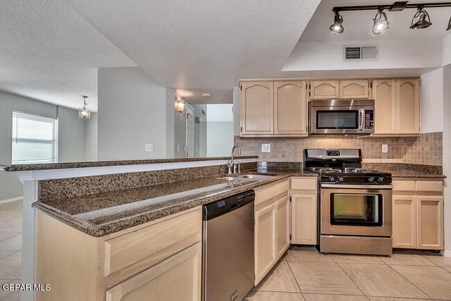 Building Photo - 10917 Loma Alta Pl