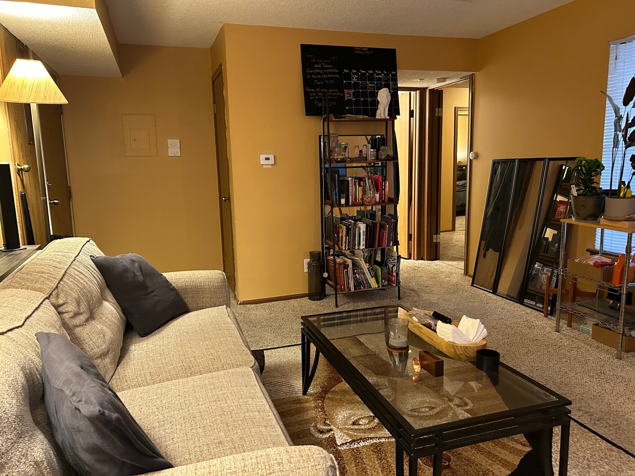 Building Photo - 8153 Holmes Rd