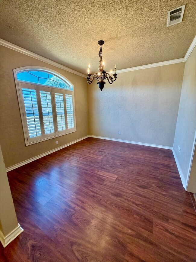 Building Photo - Beautiful home in Day Estates