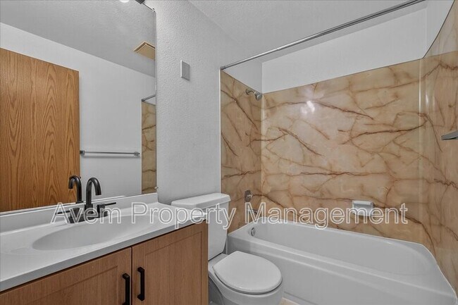 Building Photo - 12600 SE Freeman Way