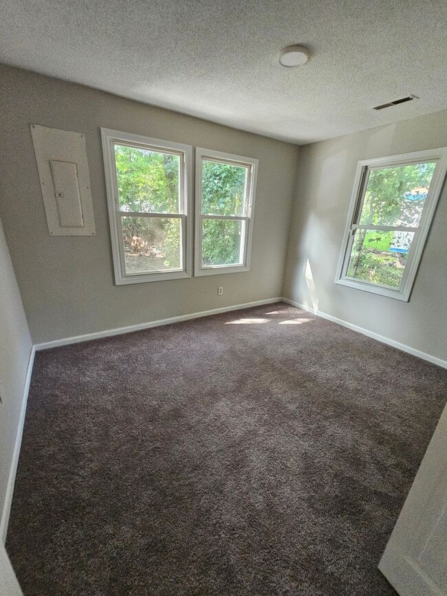 Building Photo - Move-In Ready 4BR Home in Rapidly Growing ...