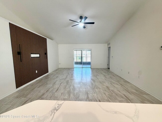 Building Photo - 160 Eureka Ave NE