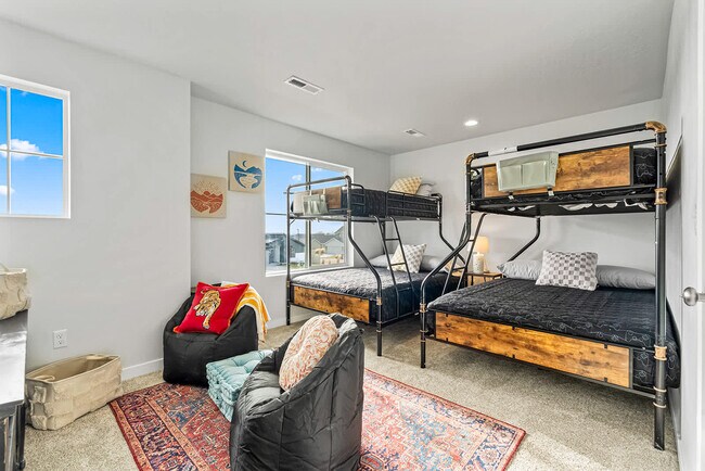 Building Photo - 1424 W Bass River Dr