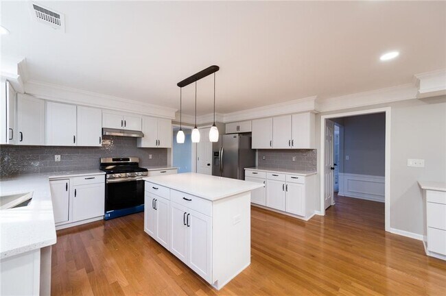 Building Photo - 6480 Stapleford Ln