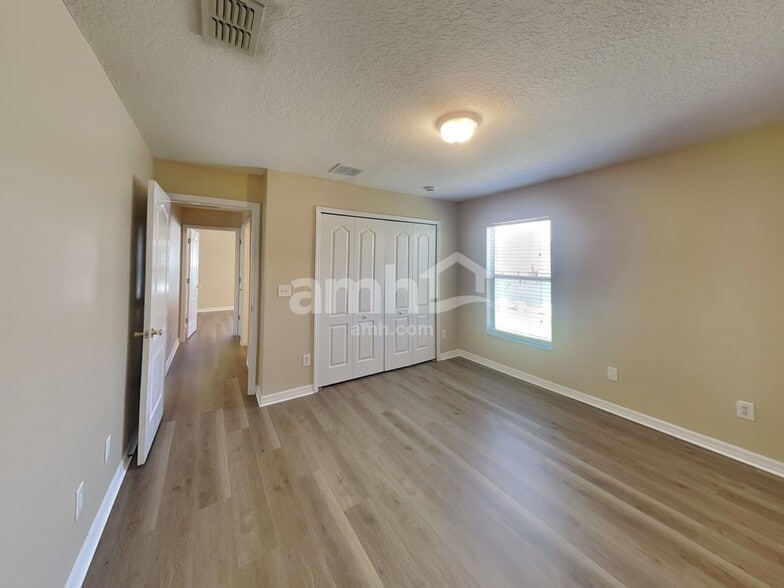 Building Photo - 1075 Princeton Dr