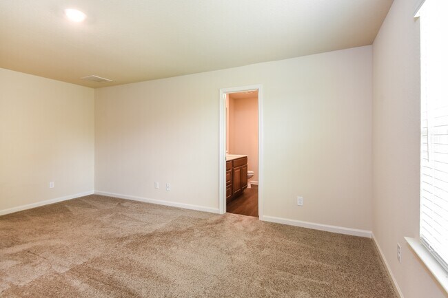 Building Photo - 132 Innis Brk Cir