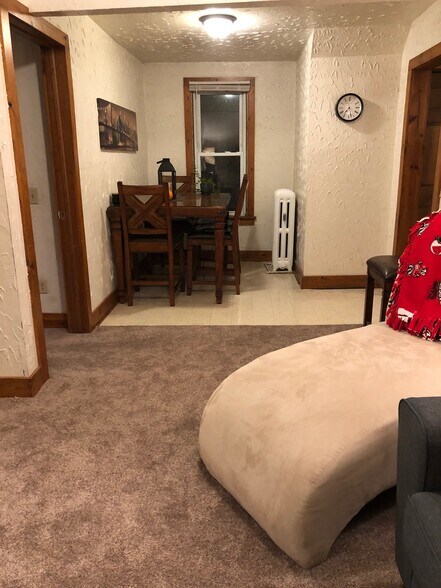 Living Room/Dining Room - 112 S Bassett St