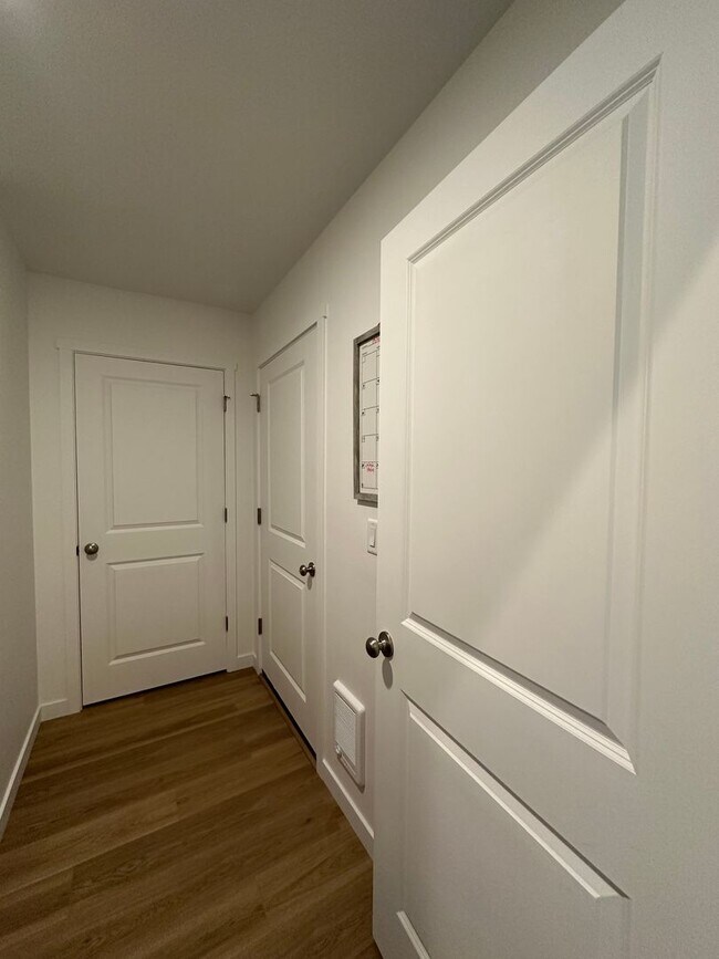 Building Photo - MOVE IN SPECIAL - Beautiful Newer 3 Bedroom / 2 Bath Home in NE Madras - PENDING APPLICATION