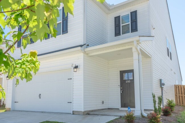 Building Photo - 293 Mansell Pk