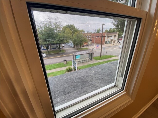 Building Photo - 233 W Commercial St