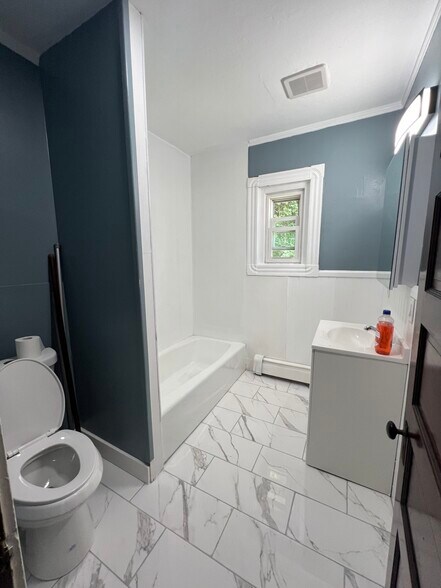 Building Photo - 8 Sayles Ave