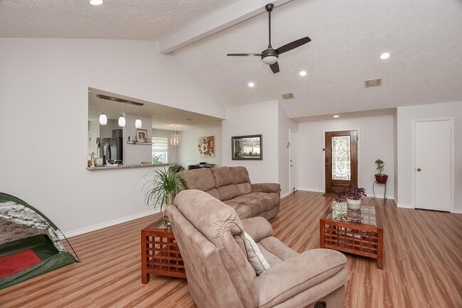 Building Photo - 2722 Amaranth Dr