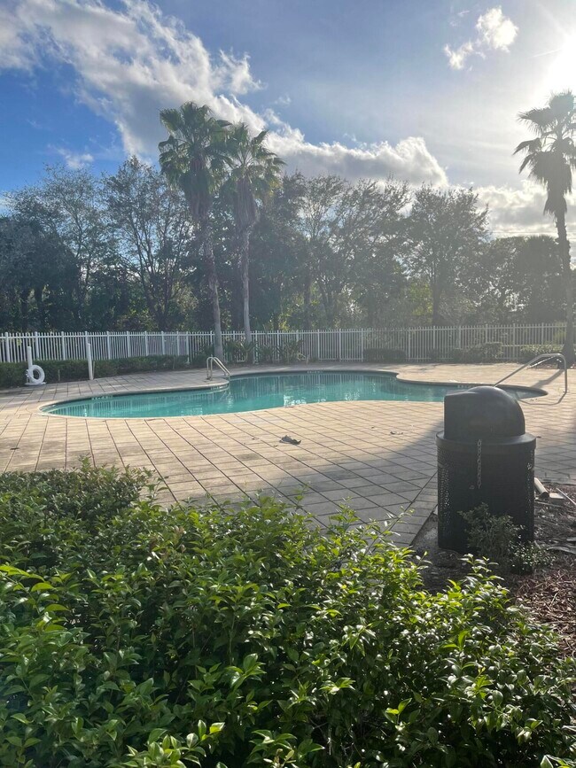 Building Photo - 865 Pipers Cay Dr