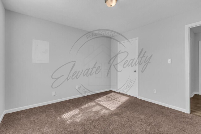 Building Photo - Affordable 2BR Ranch Duplex in N. Columbia — Move-In Special!