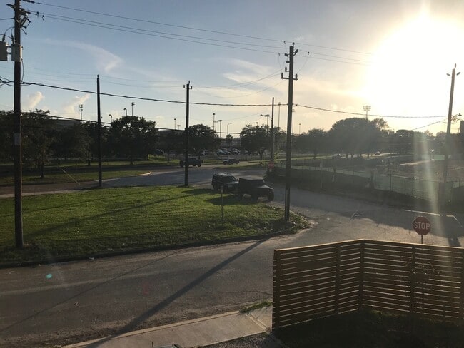 Building Photo - 3009 Callie St