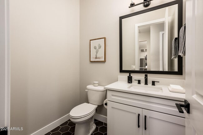 Building Photo - 6615 E Libby St