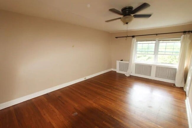 Building Photo - 254 Meehan Ave